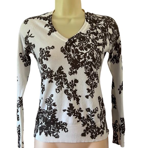 Gap Woman Size XS White & Brown Print V-Neck Sweater Pullover Lightweight - Picture 1 of 8